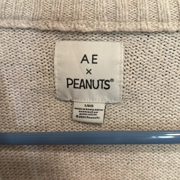 AE X Peanuts collab. snoopy sweater - L - Picture 3 of 4